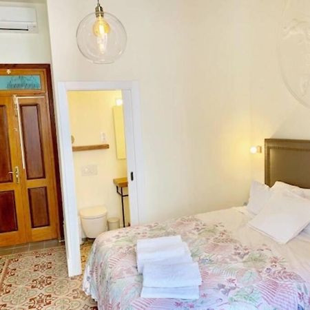 Cozy Studio With Balcony In The Best Place Lägenhet Sitges Exteriör bild