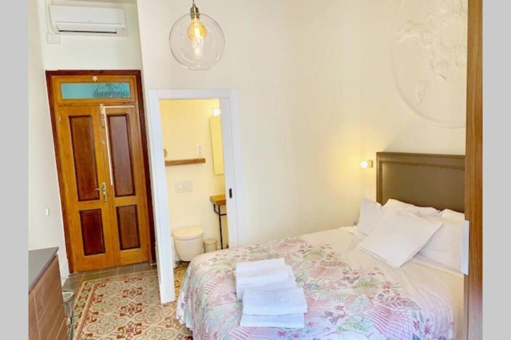 Cozy Studio With Balcony In The Best Place Lägenhet Sitges Exteriör bild