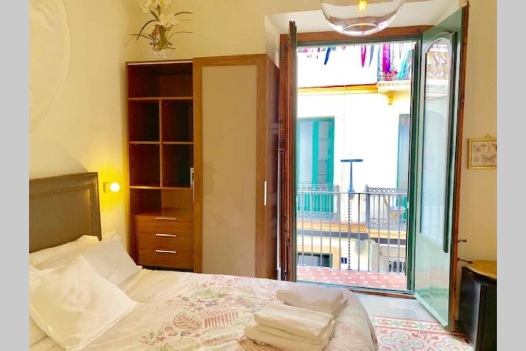 Cozy Studio With Balcony In The Best Place Lägenhet Sitges Exteriör bild
