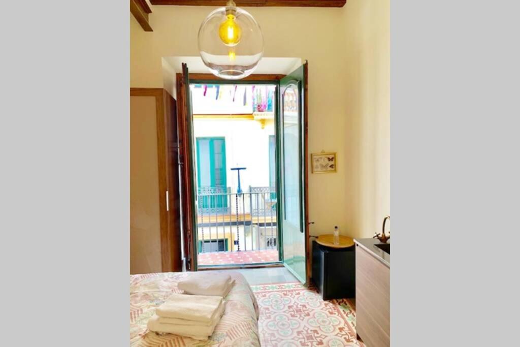 Cozy Studio With Balcony In The Best Place Lägenhet Sitges Exteriör bild