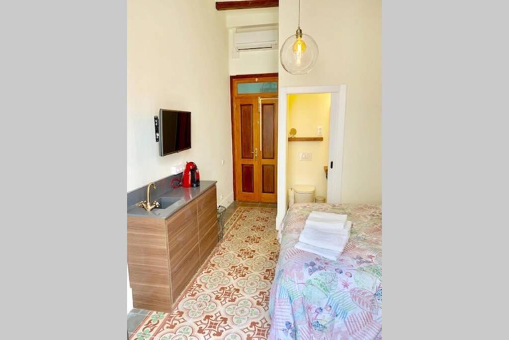 Cozy Studio With Balcony In The Best Place Lägenhet Sitges Exteriör bild