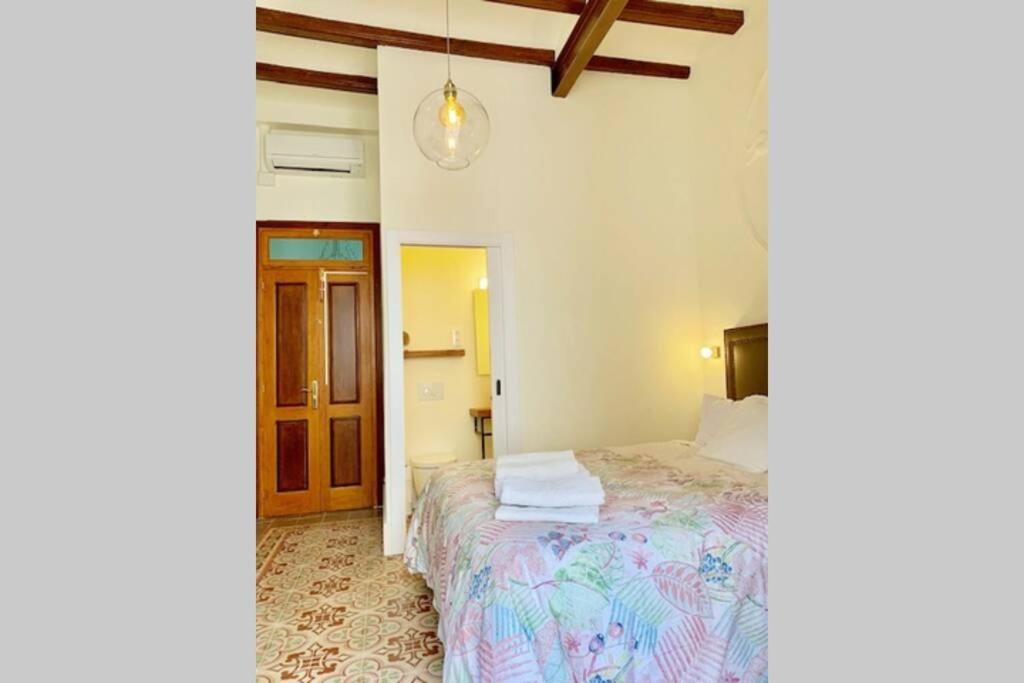Cozy Studio With Balcony In The Best Place Lägenhet Sitges Exteriör bild